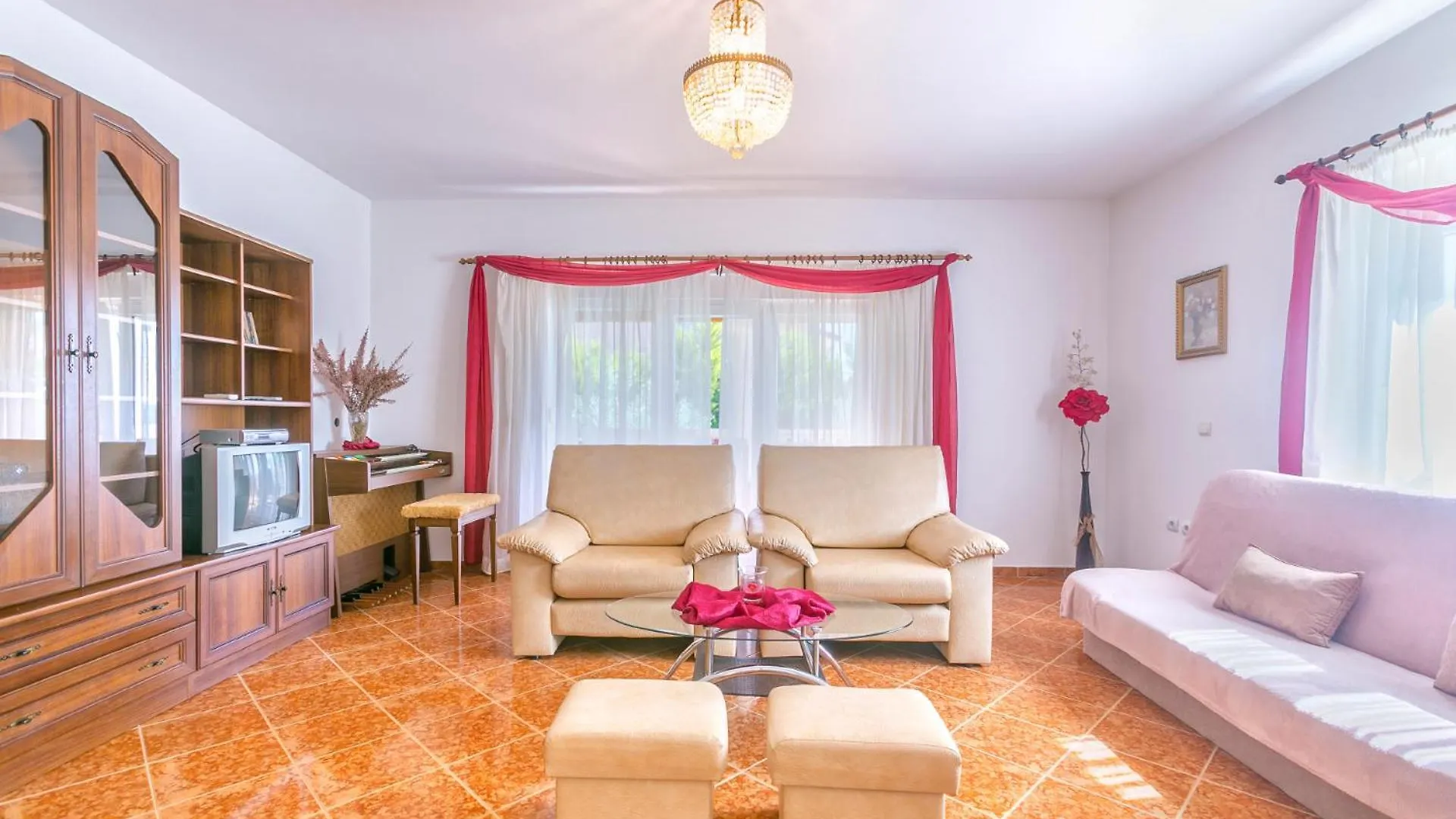Aretha - Mpolo Villa Liznjan